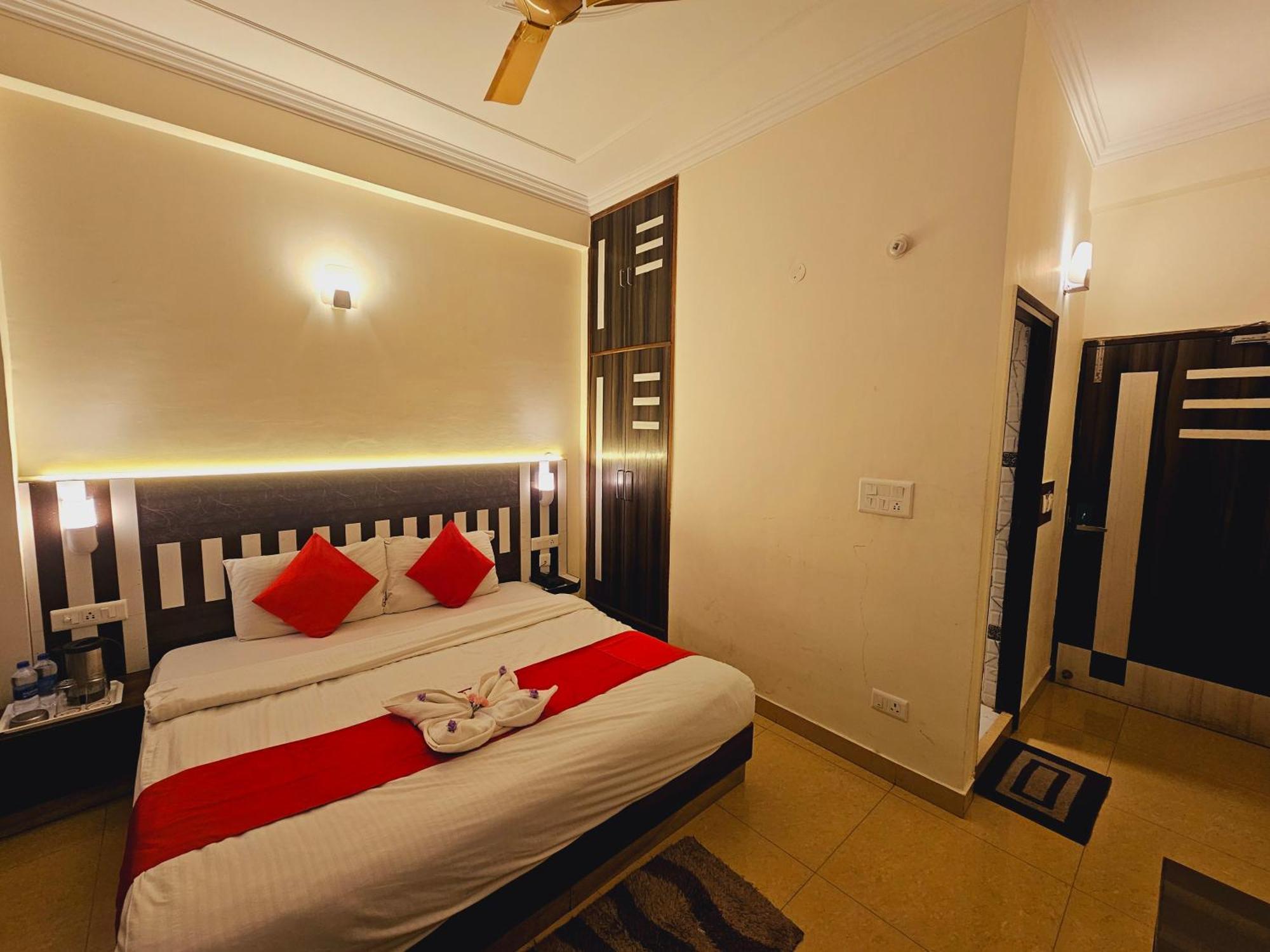 Hotel Kasauli View !! Balcony Rooms ! Terrace ! Restaurant ! Main Highway ! Garden !! Exterior foto
