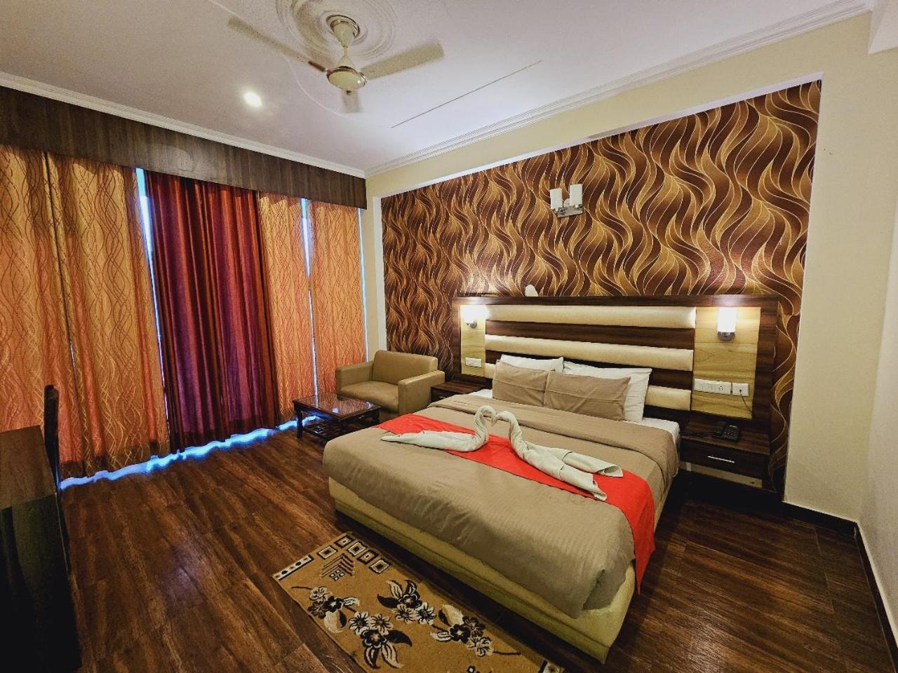 Hotel Kasauli View !! Balcony Rooms ! Terrace ! Restaurant ! Main Highway ! Garden !! Exterior foto