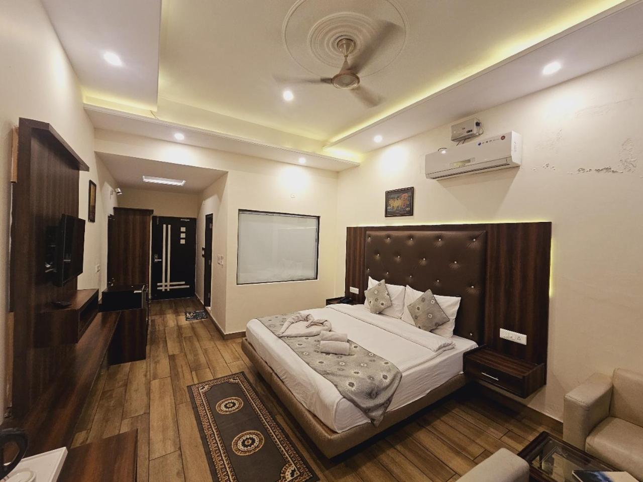 Hotel Kasauli View !! Balcony Rooms ! Terrace ! Restaurant ! Main Highway ! Garden !! Exterior foto